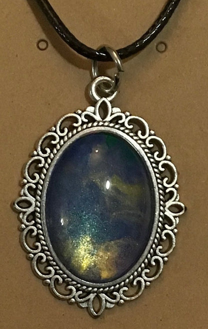 Antique oval pendant necklace