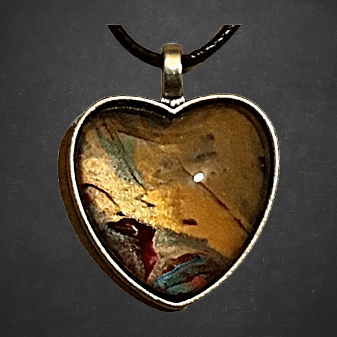 Heart pendant necklace