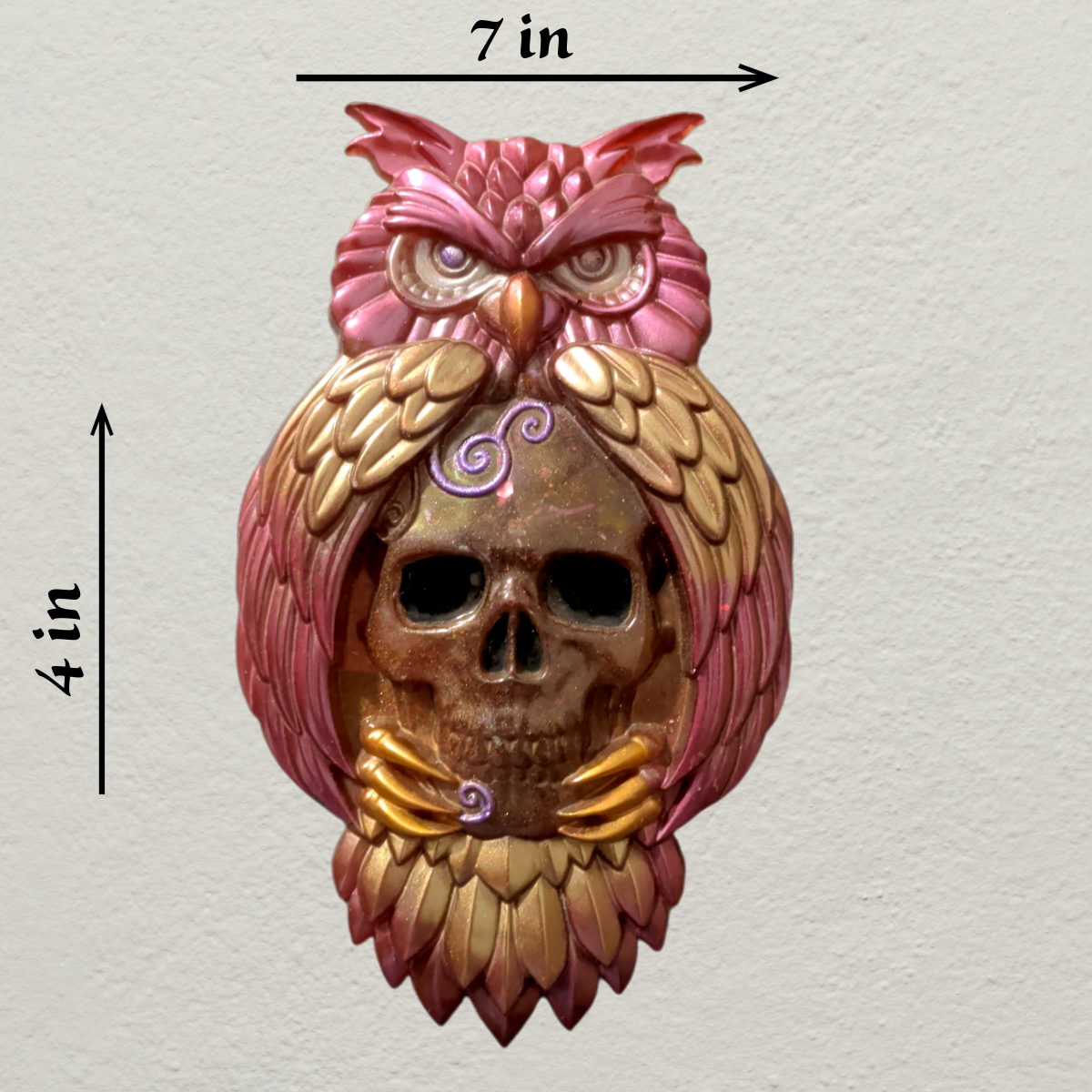 The Nocturnal Guardian – Resin Owl & Skull Glow-in-the-Dark Wall Hanging